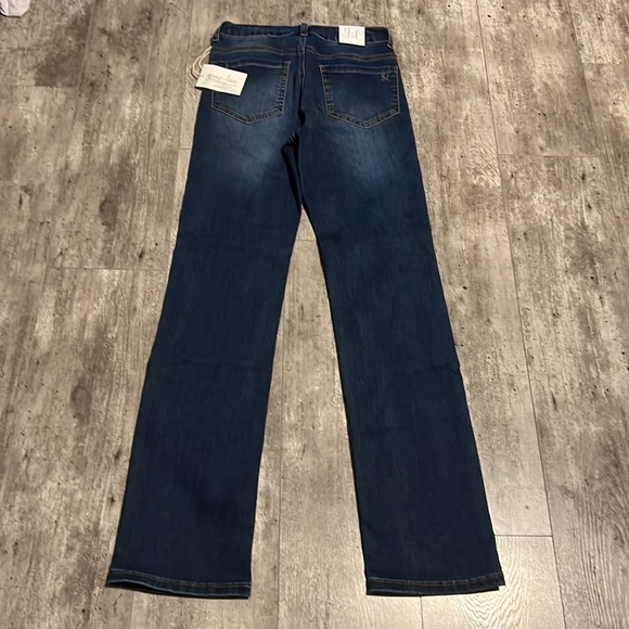 Grace & Lace - Picture 3 of 3